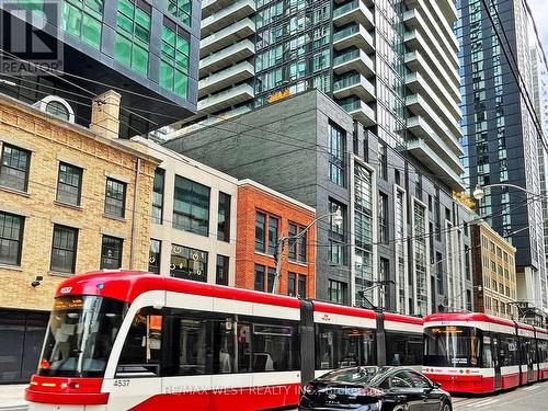 3106 - 321 King Street W, Toronto, ON - Outdoor With Facade