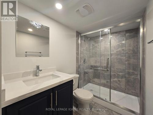 30 Hodgson Road, Bradford West Gwillimbury, ON - Indoor Photo Showing Bathroom