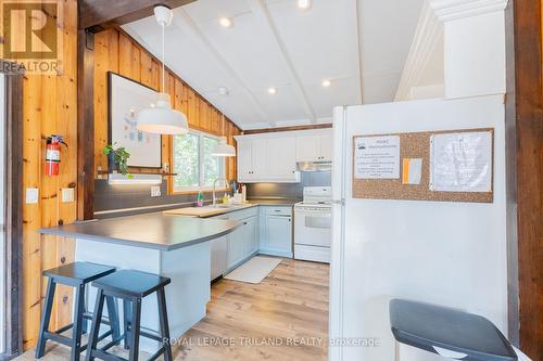 Kitchen provides extra seating at the peninsula - 85417A Mcdonald Lane, Ashfield-Colborne-Wawanosh (Ashfield Twp), ON - Indoor Photo Showing Kitchen