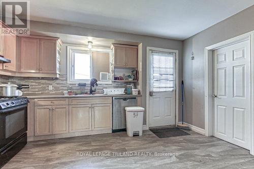 685715 Highway 2 Road, Woodstock, ON - Indoor Photo Showing Kitchen