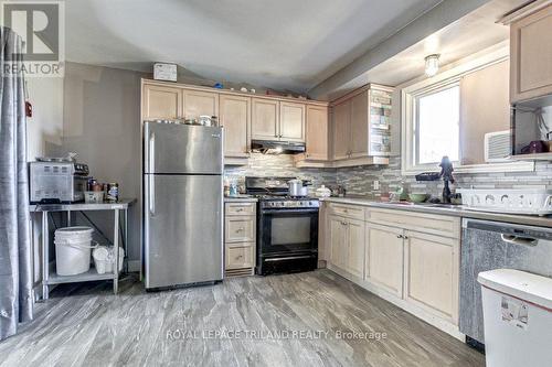 685715 Highway 2 Road, Woodstock, ON - Indoor Photo Showing Kitchen