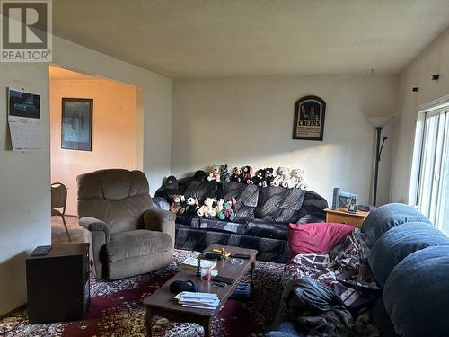 406 Richard Street, Williams Lake, BC - Indoor Photo Showing Living Room