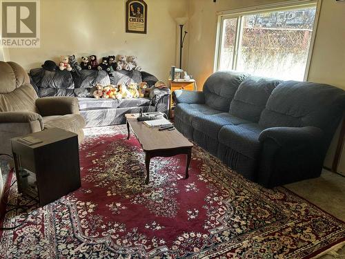 406 Richard Street, Williams Lake, BC - Indoor Photo Showing Living Room