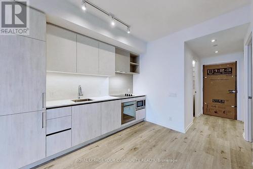 1909 - 1000 Portage Parkway, Vaughan, ON - Indoor Photo Showing Kitchen