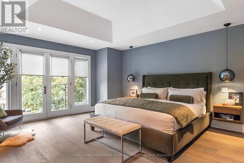 235 Bessborough Drive, Toronto, ON - Indoor Photo Showing Bedroom