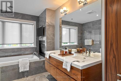 235 Bessborough Drive, Toronto, ON - Indoor Photo Showing Bathroom