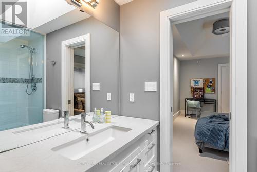 235 Bessborough Drive, Toronto, ON - Indoor Photo Showing Bathroom