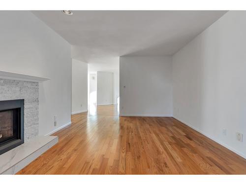 15291 28A Avenue, Surrey, colombie-britannique - Indoor Photo Showing Other Room With Fireplace