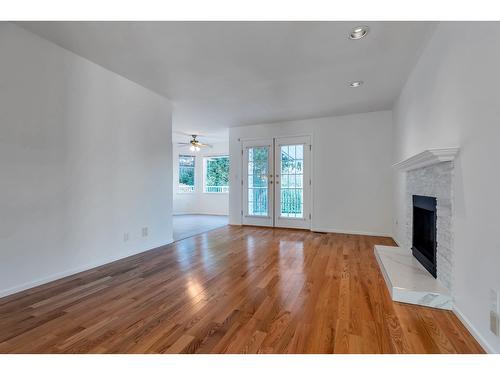 15291 28A Avenue, Surrey, colombie-britannique - Indoor Photo Showing Other Room With Fireplace