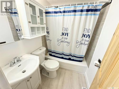 2131 Mcara Street, Regina, SK - Indoor Photo Showing Bathroom