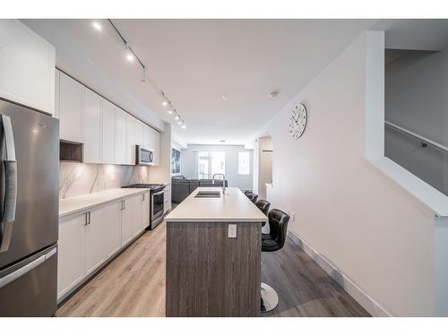 170 9718 161A Street, Surrey, BC - Indoor Photo Showing Kitchen With Double Sink With Upgraded Kitchen