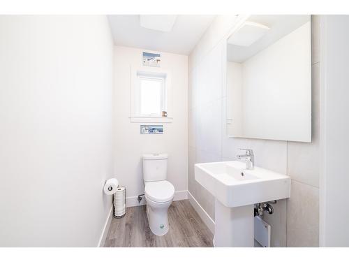 170 9718 161A Street, Surrey, BC - Indoor Photo Showing Bathroom