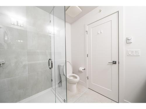 170 9718 161A Street, Surrey, BC - Indoor Photo Showing Bathroom