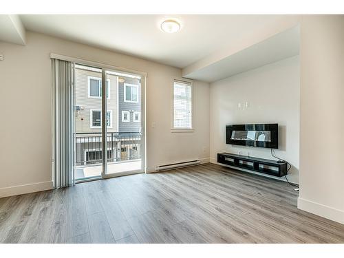 170 9718 161A Street, Surrey, BC - Indoor Photo Showing Other Room