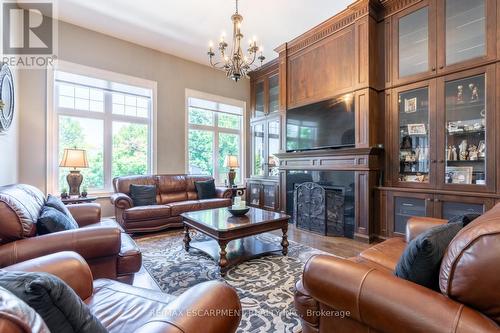 17 Mcdonald Court, Hamilton, ON - Indoor Photo Showing Living Room With Fireplace