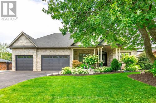 17 Mcdonald Court, Hamilton, ON - Outdoor With Facade