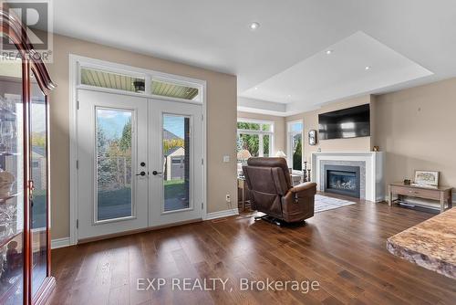 124 Timberview Crescent, Welland, ON - Indoor Photo Showing Living Room With Fireplace