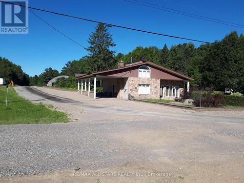 1007 Dewey Street, Highlands East, ON - Outdoor