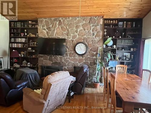 1007 Dewey Street, Highlands East, ON - Indoor Photo Showing Dining Room