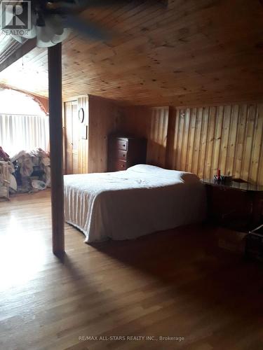 1007 Dewey Street, Highlands East, ON - Indoor Photo Showing Bedroom