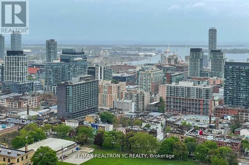 4007 - 181 Dundas Street E, Toronto, ON - Outdoor With View