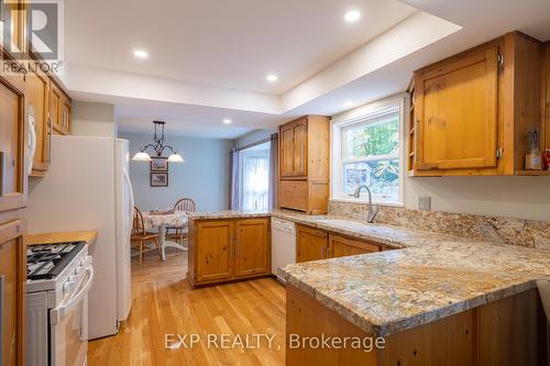 372 Lakewood Drive, Midland, ON - Indoor Photo Showing Kitchen