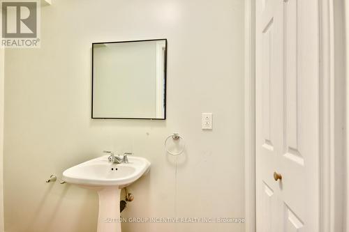 33 Speirs Road, Barrie, ON - Indoor Photo Showing Bathroom