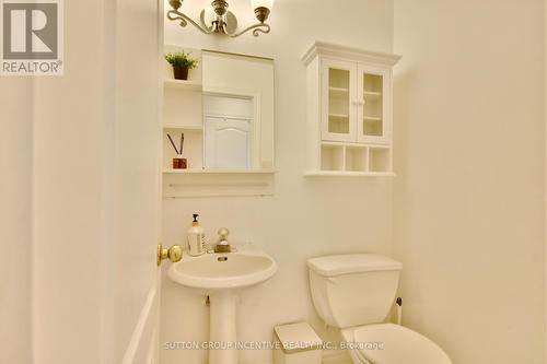 33 Speirs Road, Barrie, ON - Indoor Photo Showing Bathroom