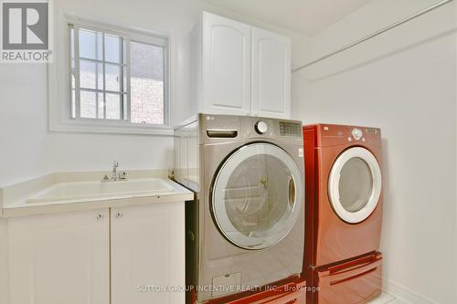 33 Speirs Road, Barrie, ON - Indoor Photo Showing Laundry Room