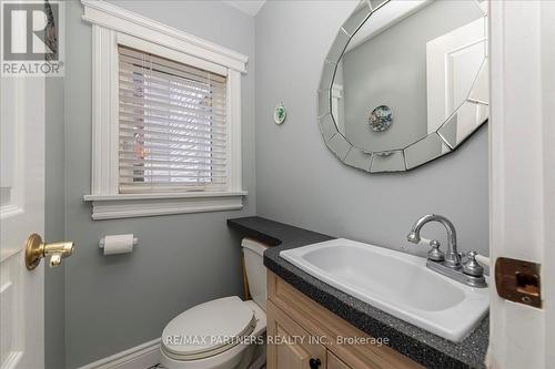 109 Mulcaster Street, Barrie, ON - Indoor Photo Showing Bathroom