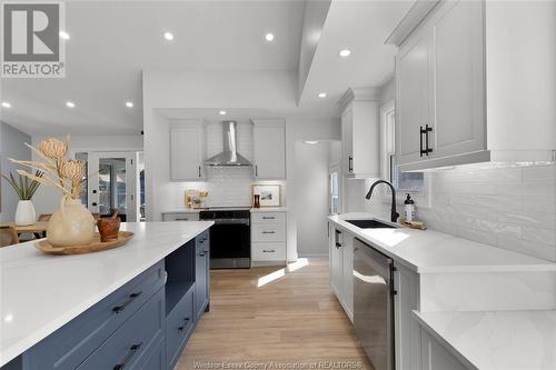 3220 Everts Avenue, Windsor, ON - Indoor Photo Showing Kitchen With Upgraded Kitchen