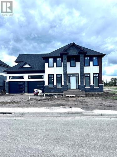 1929 Villa Canal Drive, Kingsville, ON - Outdoor With Facade