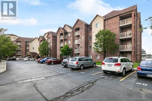 3160 Wildwood Unit# 412, Windsor, ON - Outdoor With Balcony With Facade