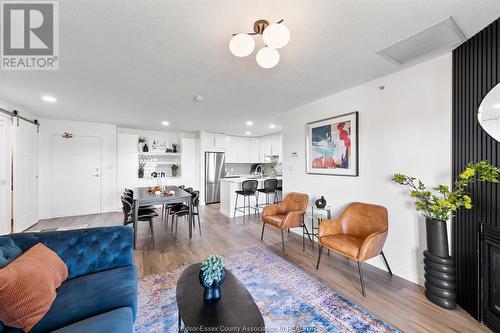 3160 Wildwood Unit# 412, Windsor, ON - Indoor Photo Showing Living Room