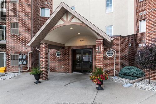 3160 Wildwood Unit# 412, Windsor, ON - Outdoor