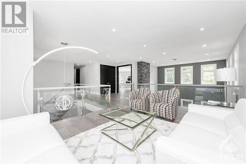 224 Roger Road, Ottawa, ON - Indoor Photo Showing Living Room