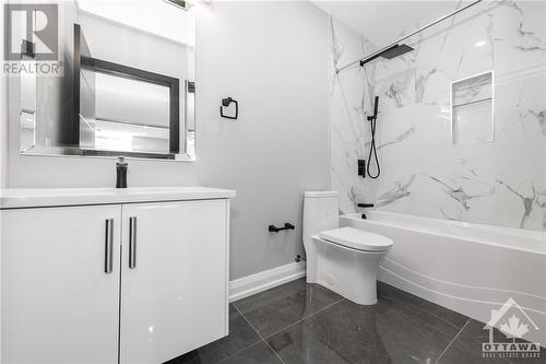 224 Roger Road, Ottawa, ON - Indoor Photo Showing Bathroom