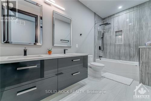 224 Roger Road, Ottawa, ON - Indoor Photo Showing Bathroom