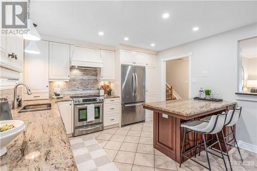 1978 Marquis Avenue, Ottawa, ON - Indoor Photo Showing Kitchen With Double Sink With Upgraded Kitchen