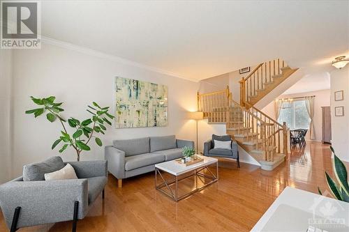 2088 Ricardo Street, Ottawa, ON - Indoor Photo Showing Living Room