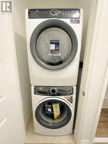 86 Melmar Street, Brampton, ON - Indoor Photo Showing Laundry Room