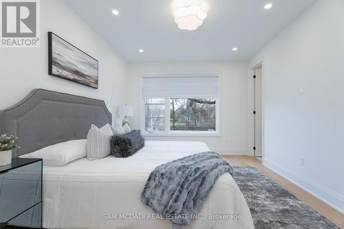 2B Iroquois Avenue, Mississauga, ON - Indoor Photo Showing Bedroom