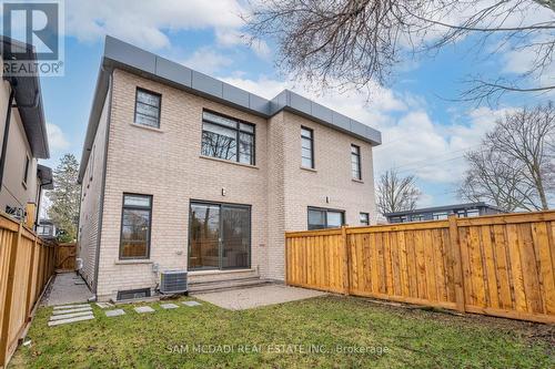 2B Iroquois Avenue, Mississauga, ON - Outdoor