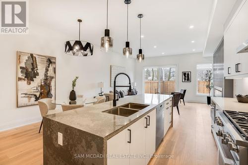 2B Iroquois Avenue, Mississauga, ON - Indoor Photo Showing Kitchen With Double Sink With Upgraded Kitchen