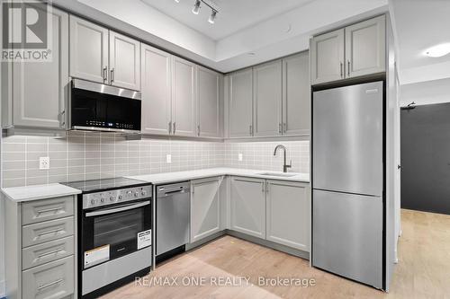 433 - 2343 Khalsa Gate, Oakville, ON - Indoor Photo Showing Kitchen With Stainless Steel Kitchen With Upgraded Kitchen