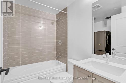 433 - 2343 Khalsa Gate, Oakville, ON - Indoor Photo Showing Bathroom