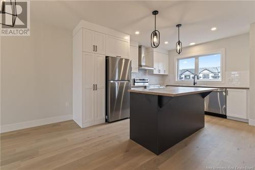 201 Ernest, Dieppe, NB - Indoor Photo Showing Kitchen With Upgraded Kitchen