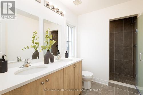 2163 Royal Gala Circle, Mississauga, ON - Indoor Photo Showing Bathroom