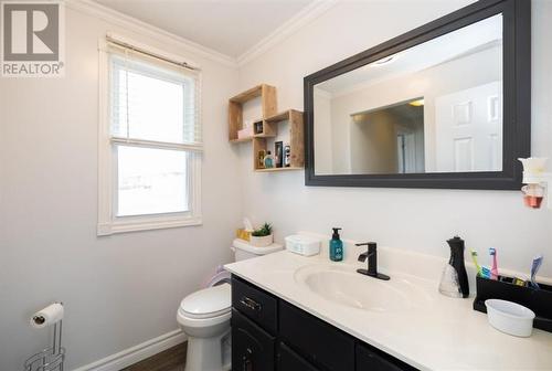 2200 London Line, Sarnia, ON - Indoor Photo Showing Bathroom