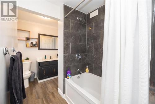 2200 London Line, Sarnia, ON - Indoor Photo Showing Bathroom